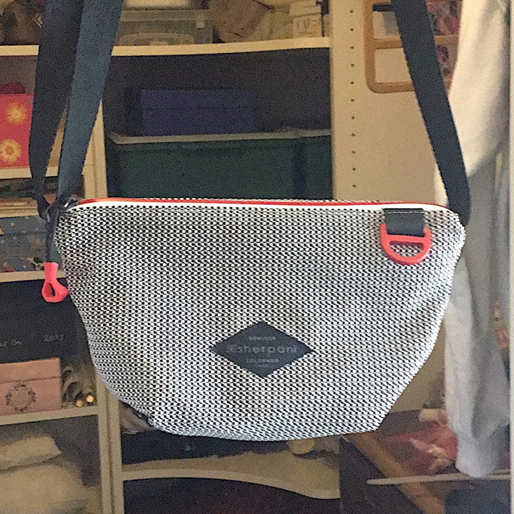 Sherpani Demi crossbody purse is stylish and fun!